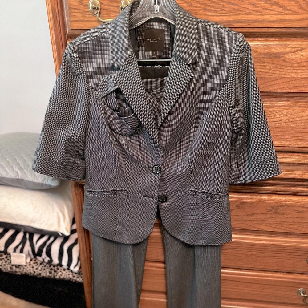 Fine Houndstooth 2 Piece Suit